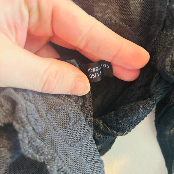 Express Embroidered Mesh Long Sleeve Blouse Womens Size XS Black Lace Sheer - Picture 7 of 10